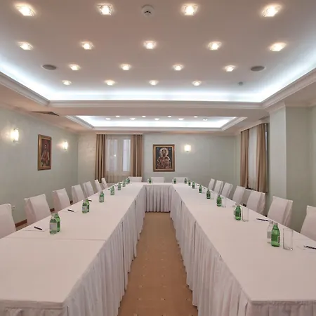 奥拉萨克酒店 3*