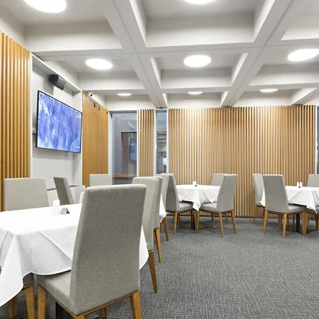 奥拉萨克酒店 3*